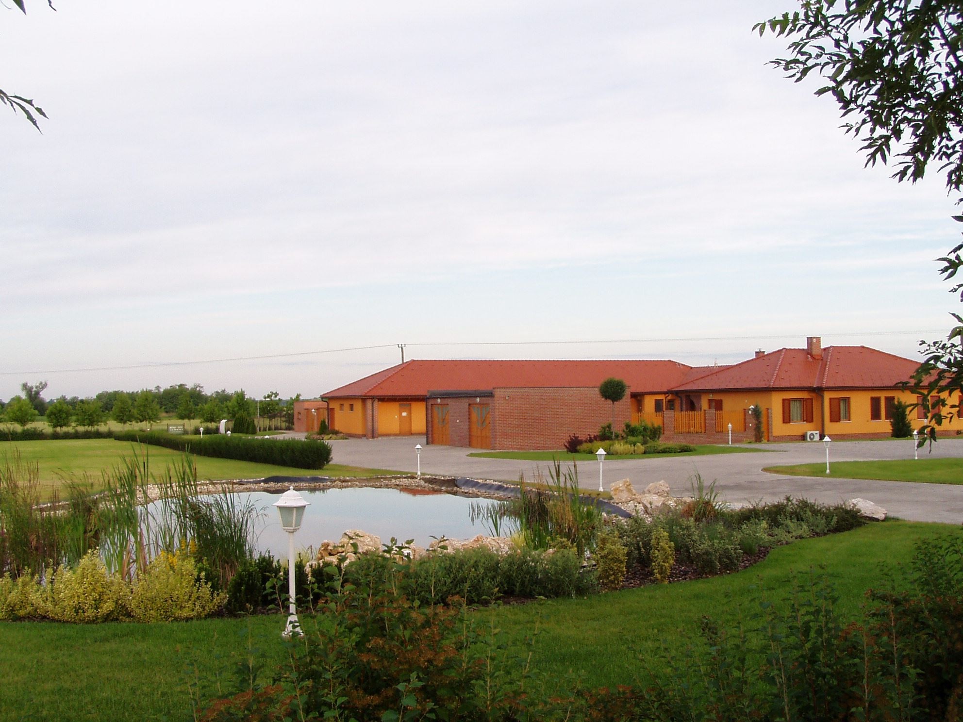 Ebland Kutyaiskola és Klub