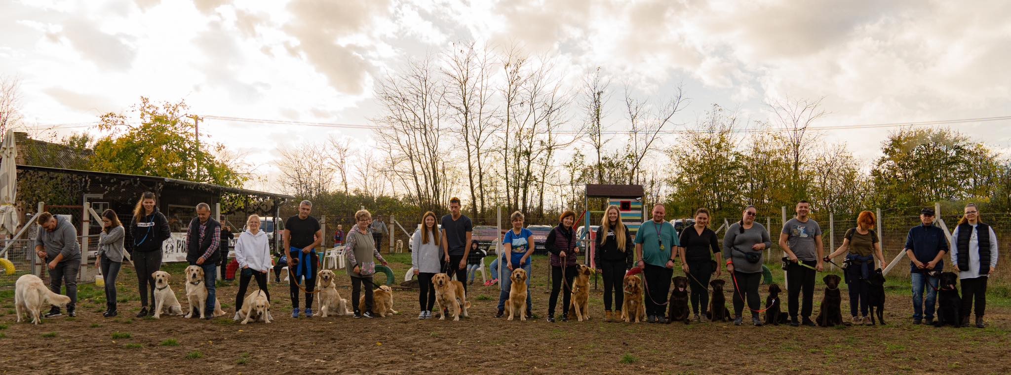 Pórázmentes Övezet - Kutyakiképző Központ
